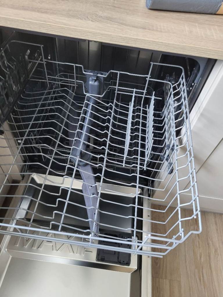 Integrated Dishwasher – Good Working Order