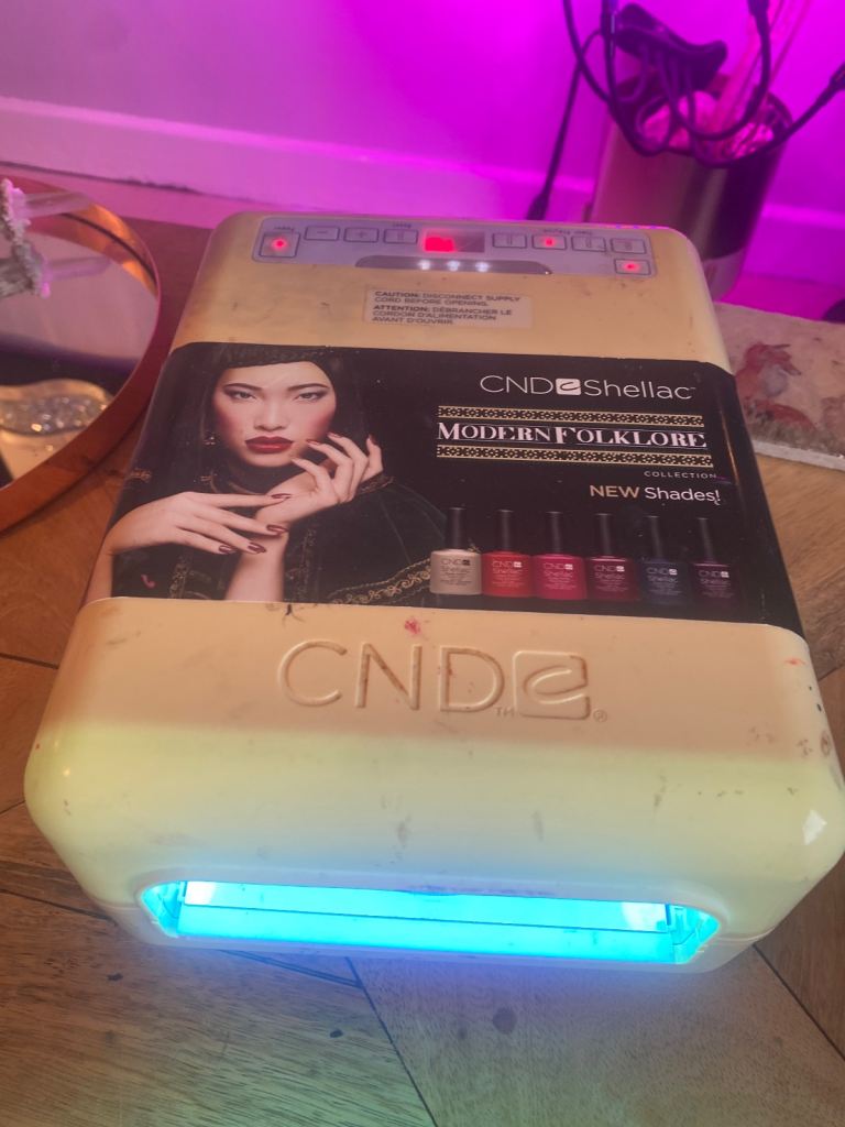 Nail lamp