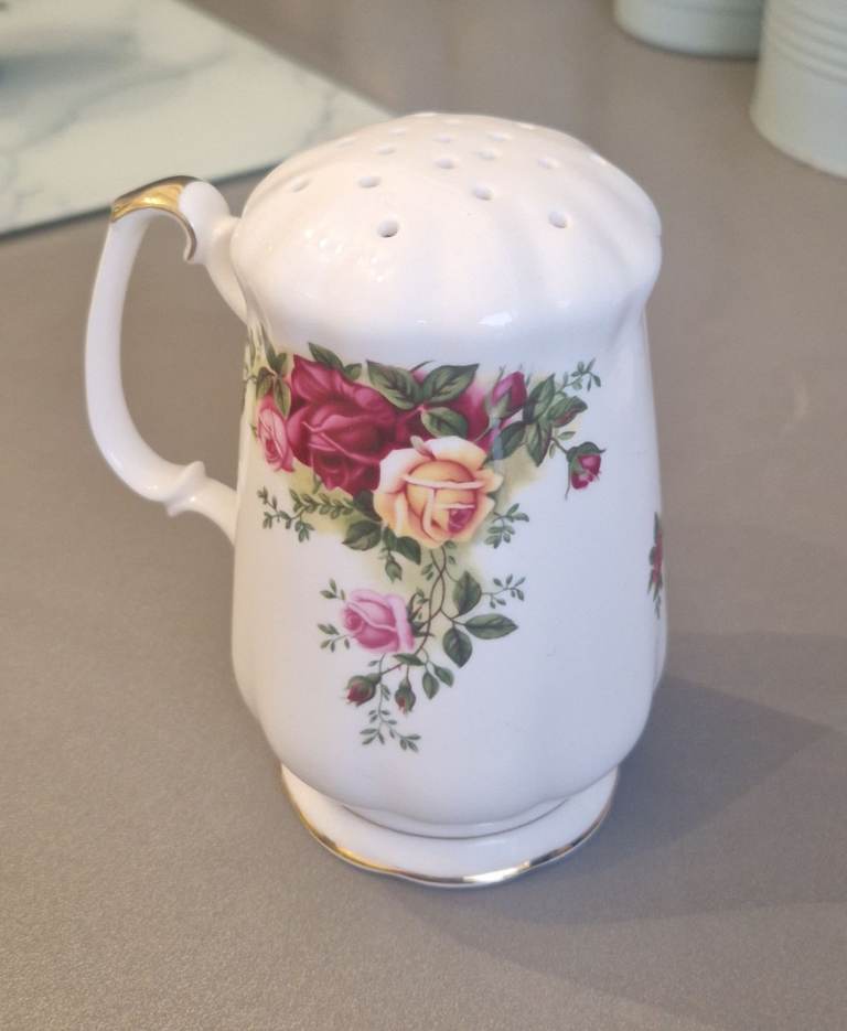 Old country rose flour shaker