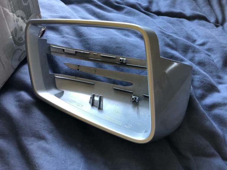 Mercedes c class w204 face lift mirror covers (silver) 