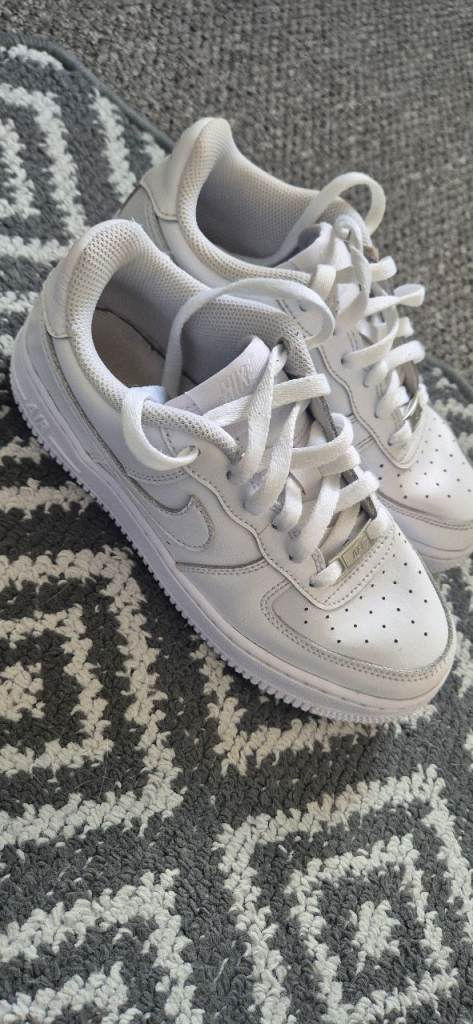 nike trainers