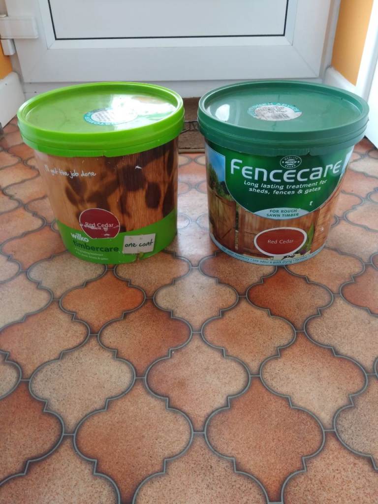 Fence paint (Brand new)2 tubs for £12