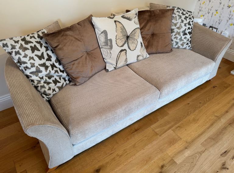 Comfortable 3-Seater Sofa – Beige Fabric, Good Condition