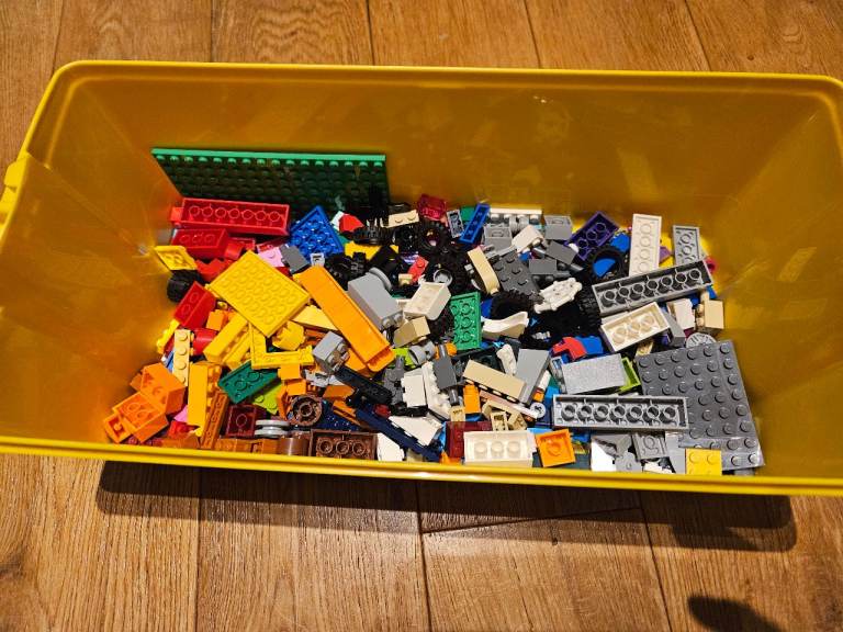 Lego Medium Creative Brick Box (10696)