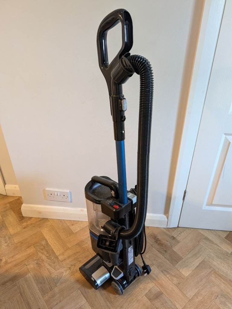 Shark NV602UK Vacuum Cleaner