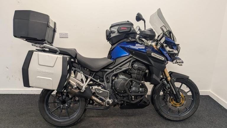 TRIUMPH TIGER EXPLORER 1215 **12 MONTHS MOT - FULL LUGGAGE - CRASH BARS **