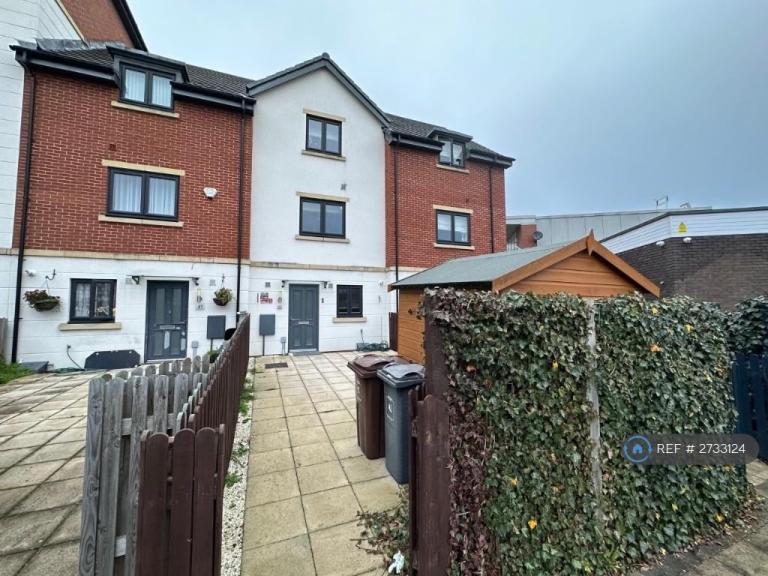 3 bedroom house in Parkgate Mews, Shirley, B90 (3 bed) (#2733124)