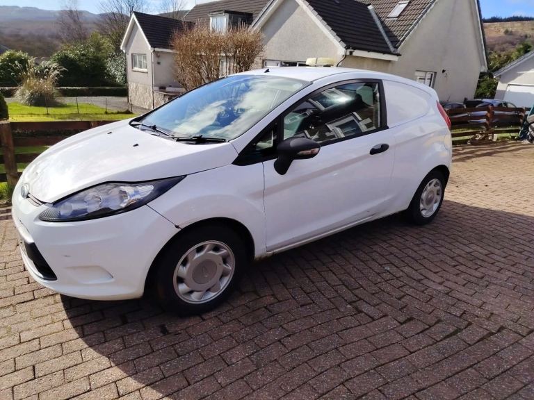 2010 Ford fiesta van