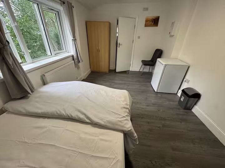 Modern Double Room to Rent – En-Suite, Fully Furnished, short stays allowed 