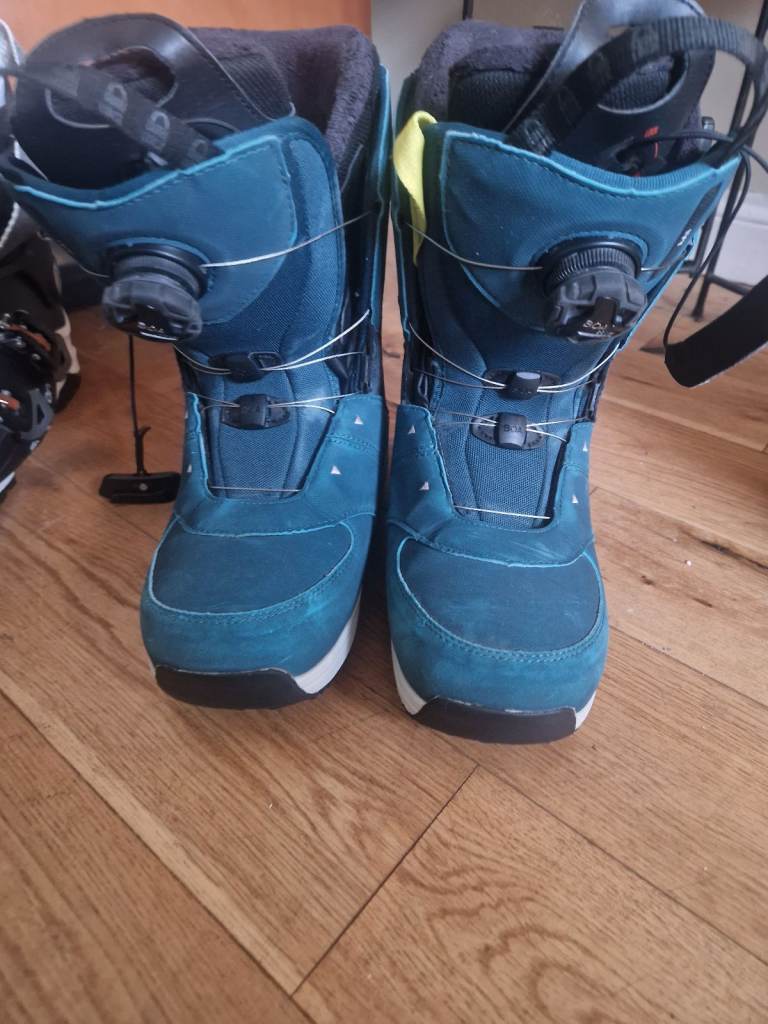 Salomon snowboard boots ivy boa snowboaring 