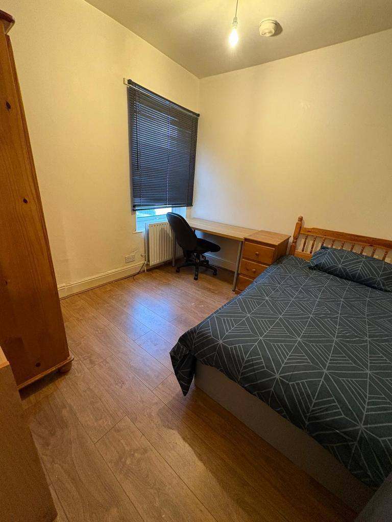 🏠**DSS HOUSING** DOUBLE ROOM in PUDSEY** STANHALL AVE, STANINGLY, PUDSEY LS28 6AX**🏠