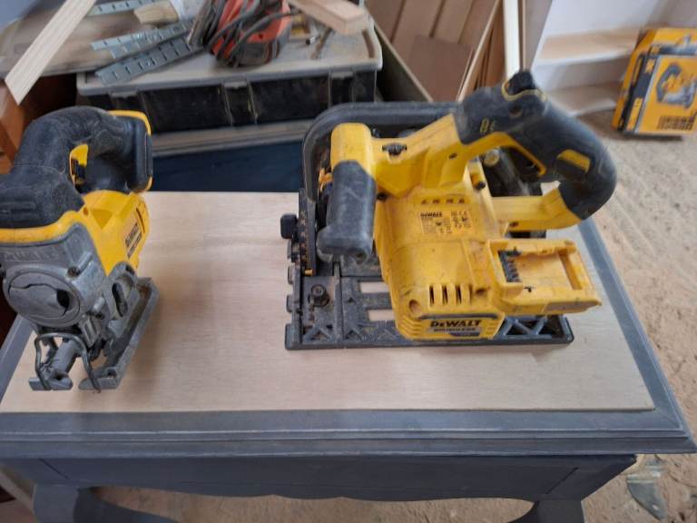 DeWalt Power Saw – Good Condition