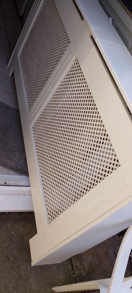 Radiator cover great condition 