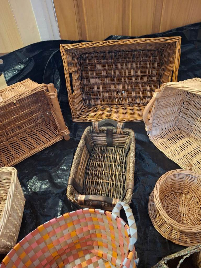 Selecton of gift hampers/storage baskets