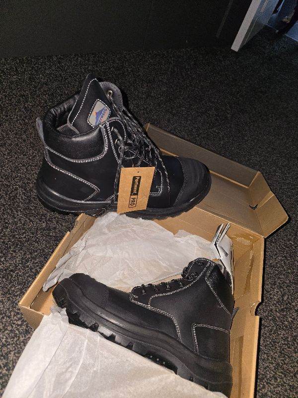 Men's steel toe cap work boots
