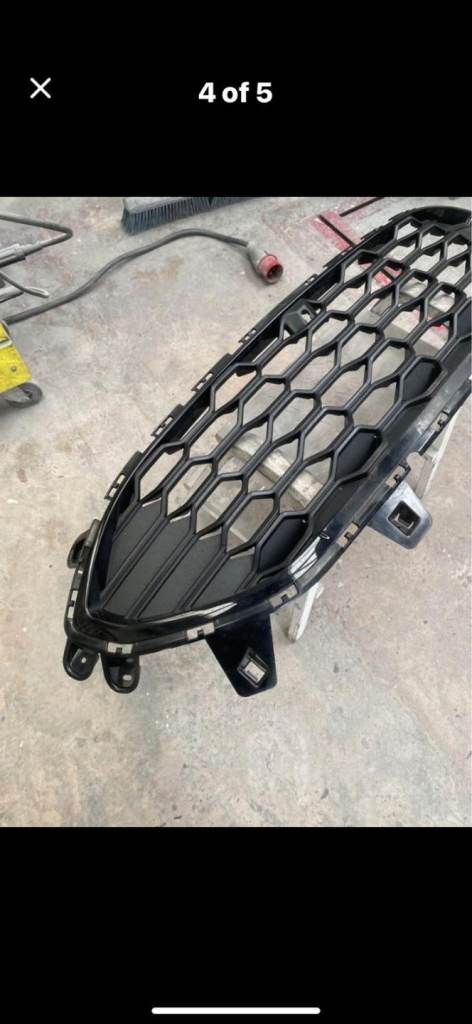 FORD KUGA GRILLE