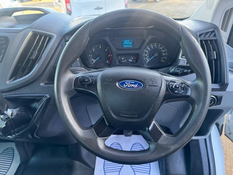 2016 Ford Transit 2.2 TDCi 125ps Double Cab Chassis CHASSIS CAB Diesel Manual