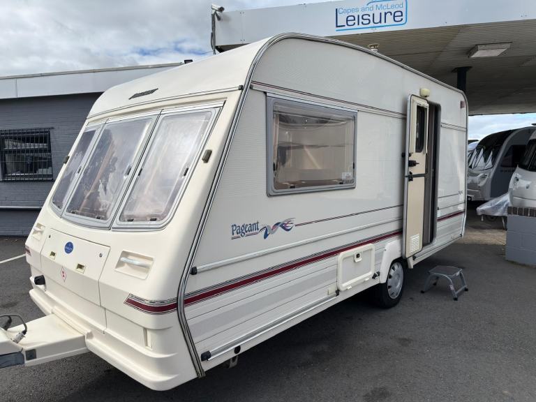 Ideal Starter Caravan - Bailey Pageant Majestic - End Washroom 