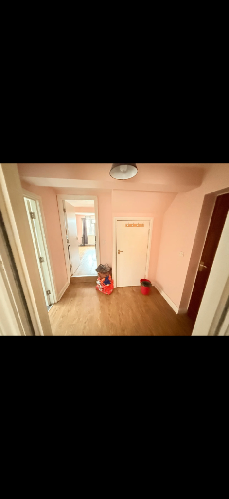 AVAILABLE NOW 2 BED FLAT IN WORTLEY 