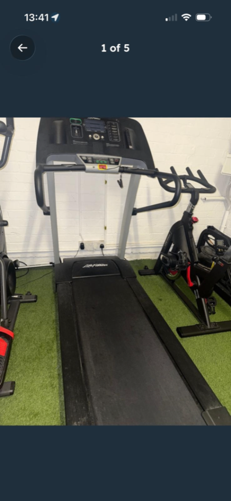 Life Fitness Treadmill 