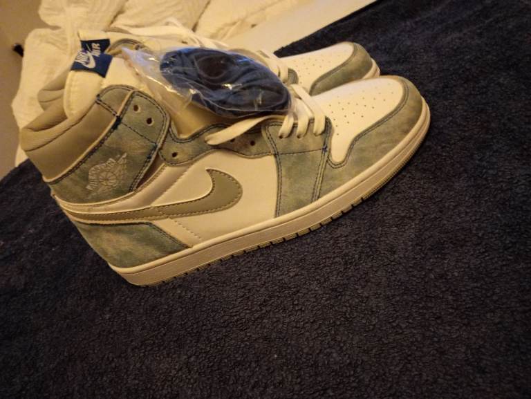 image for Mens Nike size ten hyper royal trainers sneakers extra laces brand new no box