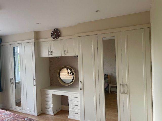 DOUBLE En-Suite clean room with double bed to rent