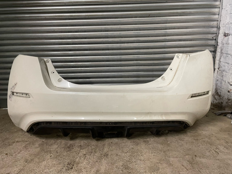  NISSAN LEAF REAR BUMPER IN WHITE P/N: 85022-5SH0H (2018-2021)