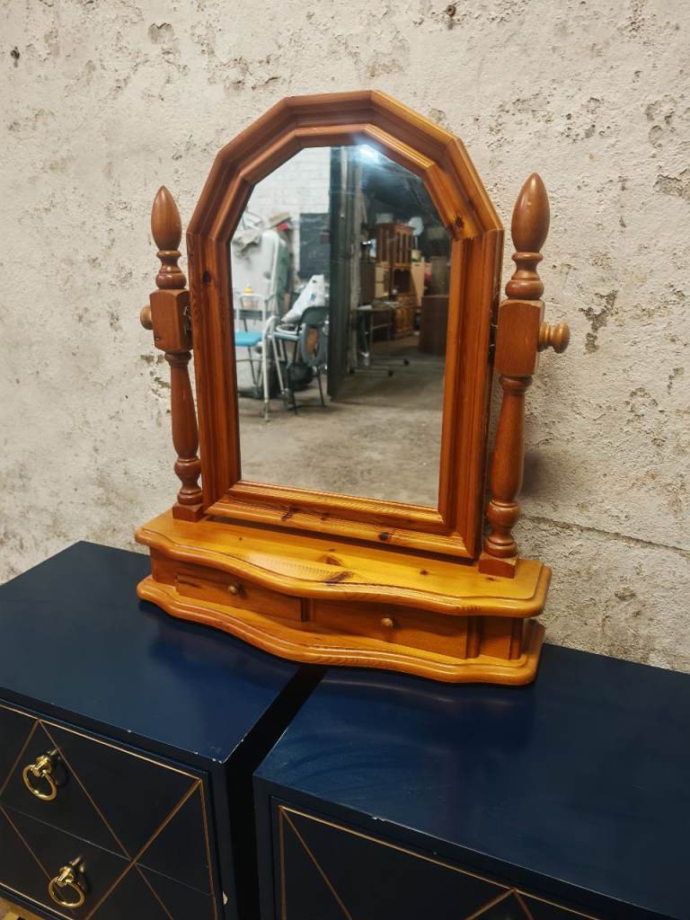 Beautiful pine dressing table mirror.