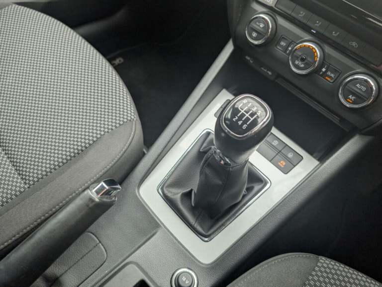 2015 Skoda Octavia 1.4 TSI SE Estate 5dr Petrol Manual Euro 5 (s/s) (140 ps) - ALLOY, BLUETOOT ES...