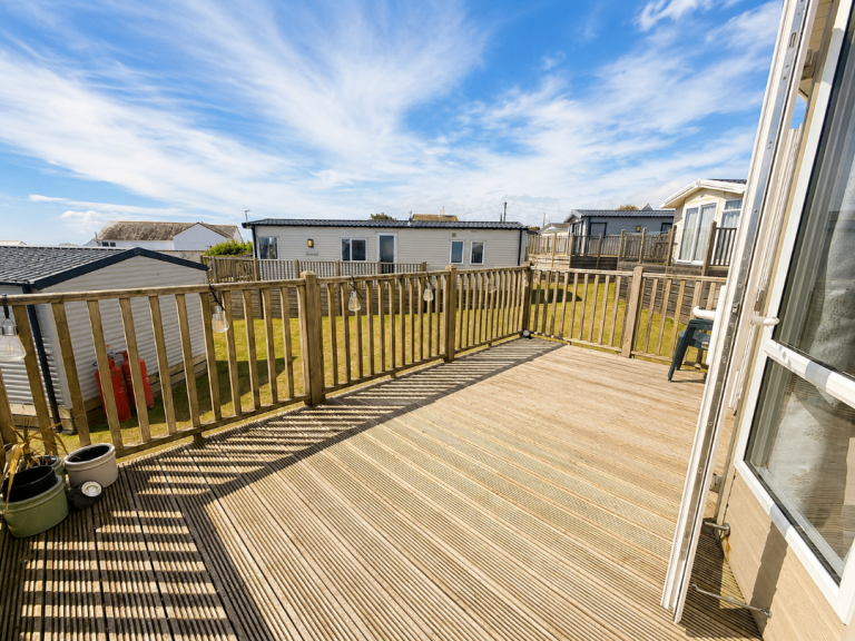 Holiday Home in Cornwall with Sea Views & Decking