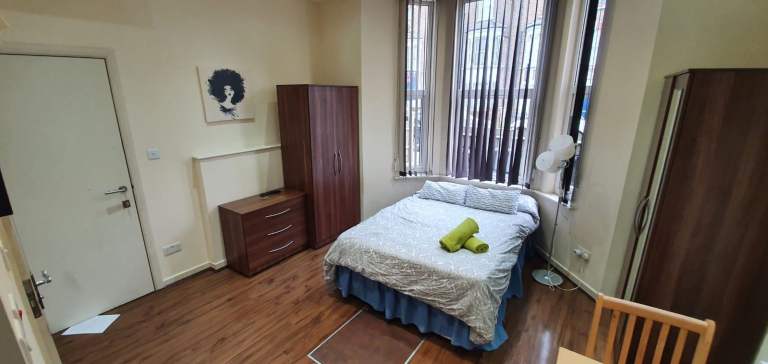 Studio to rent on Ashmore Road, London