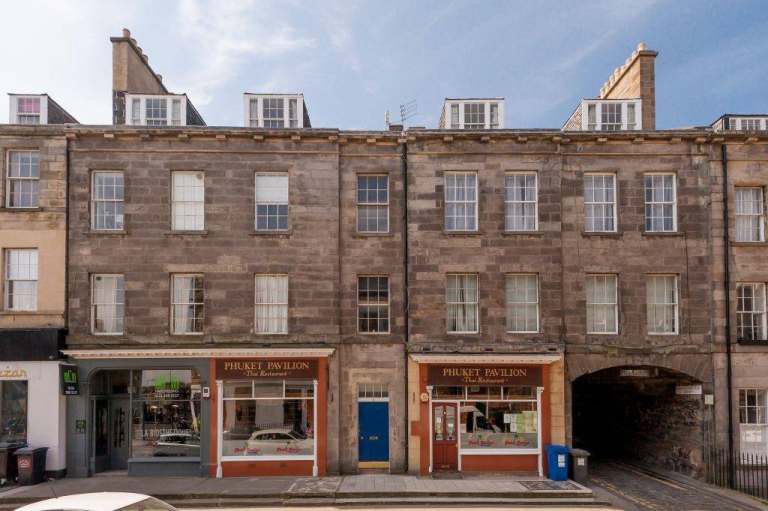 5 Dbl Bed 2nd Floor Flat In Traditional Building Offering Great City Centre Location 