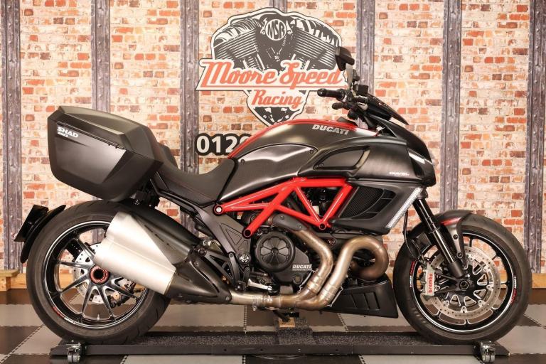 2013 DUCATI DIAVEL CARBON - 10,351 MILES - SHAD HARD LUGGAGE - AWESOME BIKE