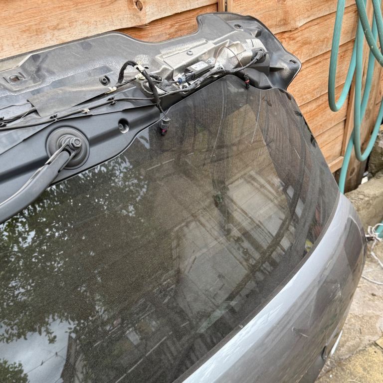 Land Rover Range Rover Evoque L551 2021 Complete Tailgate LR146880 Grey