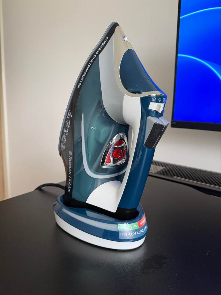 Russell Hobbs - Cordless - One Temperature Kettle – Great Condition