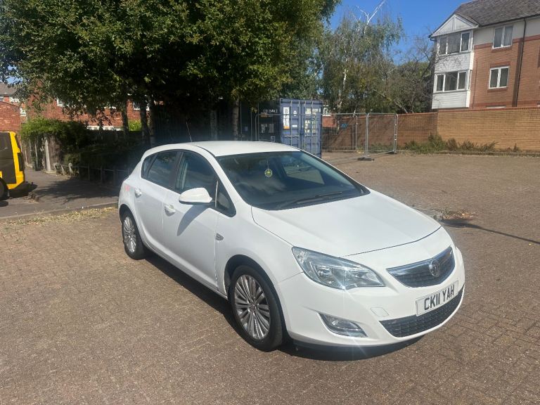 Vauxhall, ASTRA, Hatchback, 2011, Manual, 1398 (cc), 5 doors