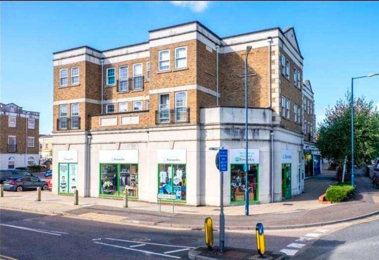 Spacious 2- Bed Flat Near Maidstone Hospital - Ideal for NHS Staff