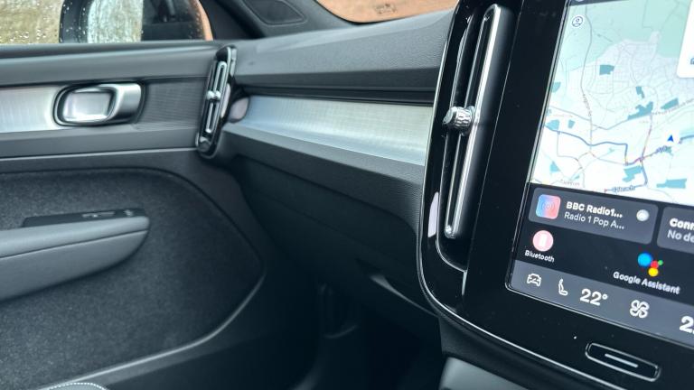 2025 Volvo XC40 2.0 B4P Plus Dark 5dr Auto Petrol Estate Estate Petrol Automatic