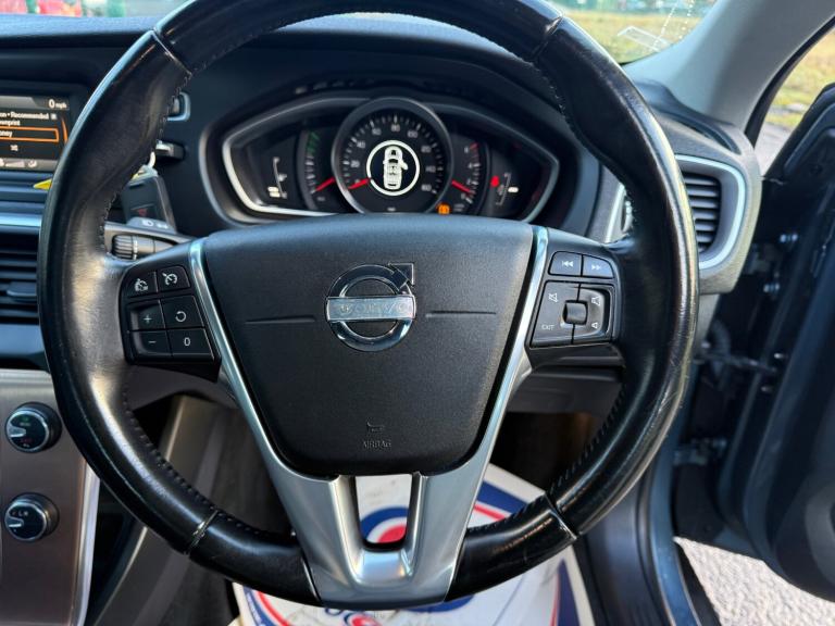 2013 Volvo V40 D2 Cross Country Lux 5dr HATCHBACK Diesel Manual