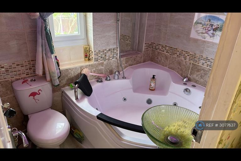 1 bedroom in St Johns Avenue, Ramsgate, CT12 (#3077637)