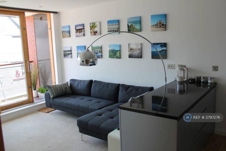 2 bedroom flat in Close, Newcastle Upon Tyne, NE1 (2 bed) (#2797276)