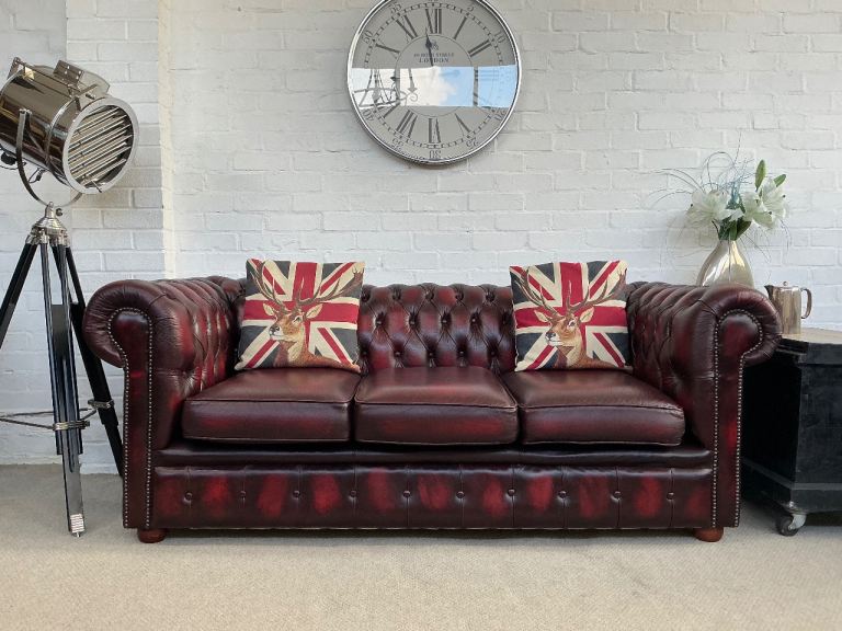 Classic Oxblood 3 seater Chesterfield sofa. VGC. Can deliver. 