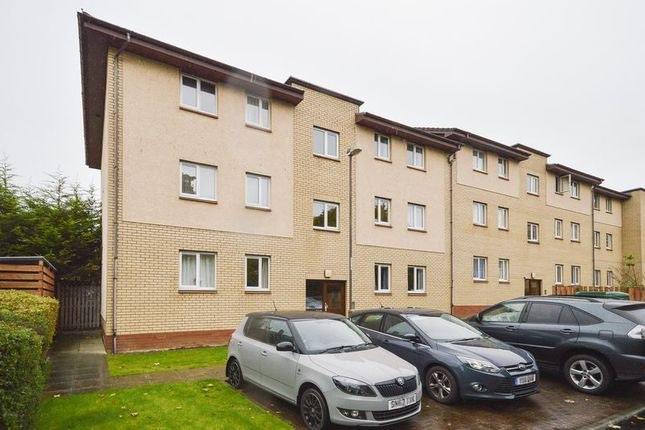 2 Bedroom First-Floor Flat • Close to Royal Infirmary & Edinburgh Uni • Free Parking 