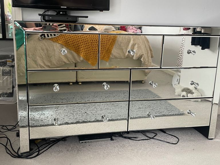 Venetian Style Mirrored 3-Piece Bedroom Set – Heavy, Well-Made, Diamond Handles