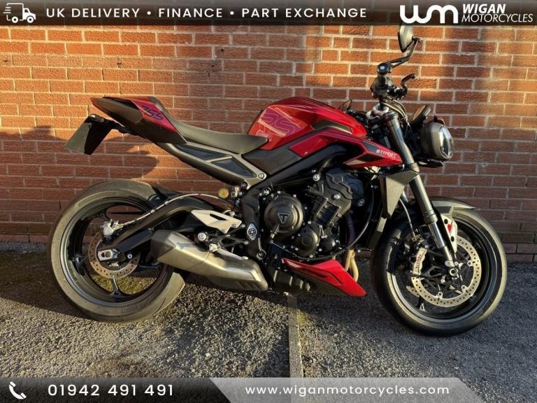 TRIUMPH STREET TRIPLE 765 RS, 2024/24, JUST 3,152 MILES, FSH, SUPERB BIKE