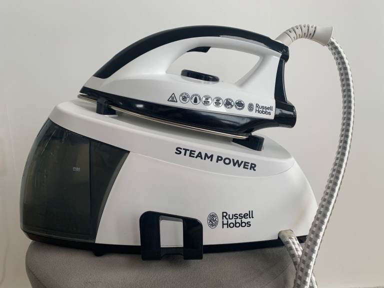 Russell Hobbs Steam Generator Iron