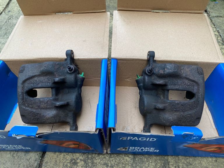 Renault Trafic mk2 front brake calipers