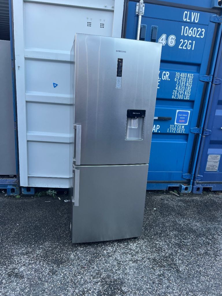 image for SAMSUNG EXTRA LARGE FRIDGE FREEZER FOR SALE