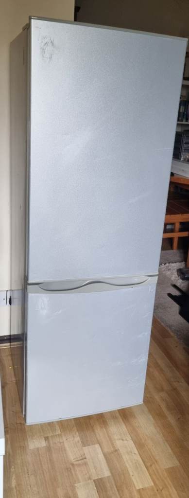 Currys 60/40 fridge freezer