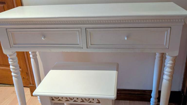 Dressing table or sideboard